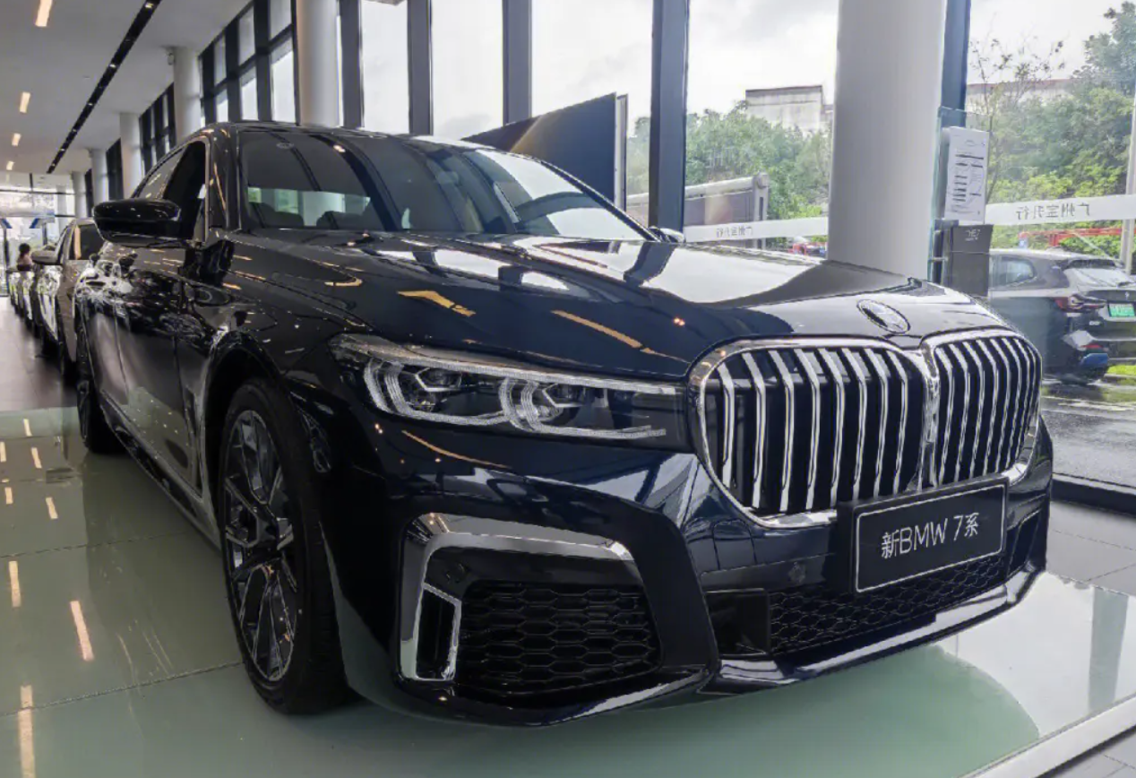 宝马七系